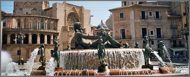 que-ver-en-valencia-plaza-de-la-virgen