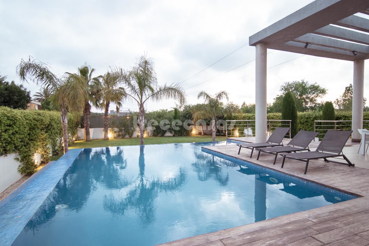 Chalet lujo-Torre en Conill-piscina
