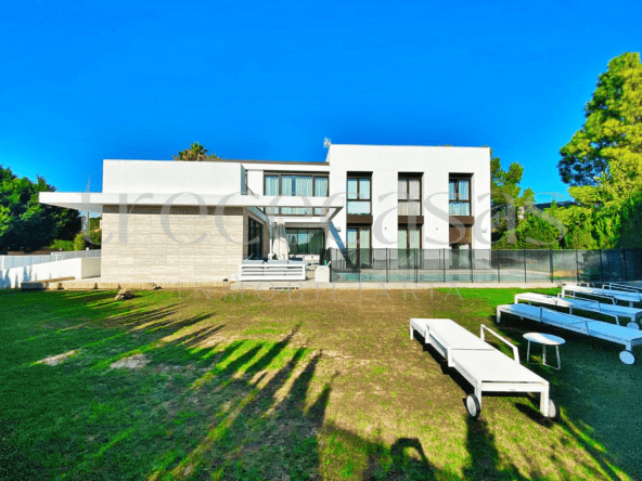 chalet de lujo en Cumbres de San Antonio