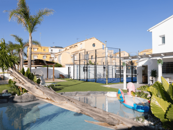 exclusivo chalet con zonas deportivas