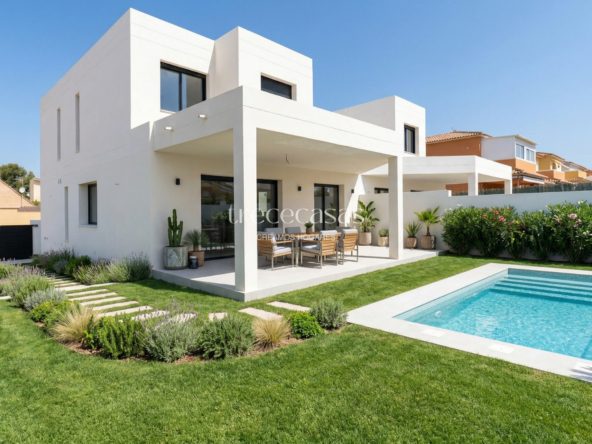 Vivienda esquinera en Venta en la Eliana